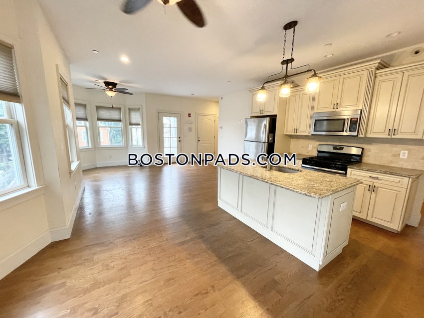 BOSTON - MISSION HILL - 4 Beds, 2 Baths - Image 3