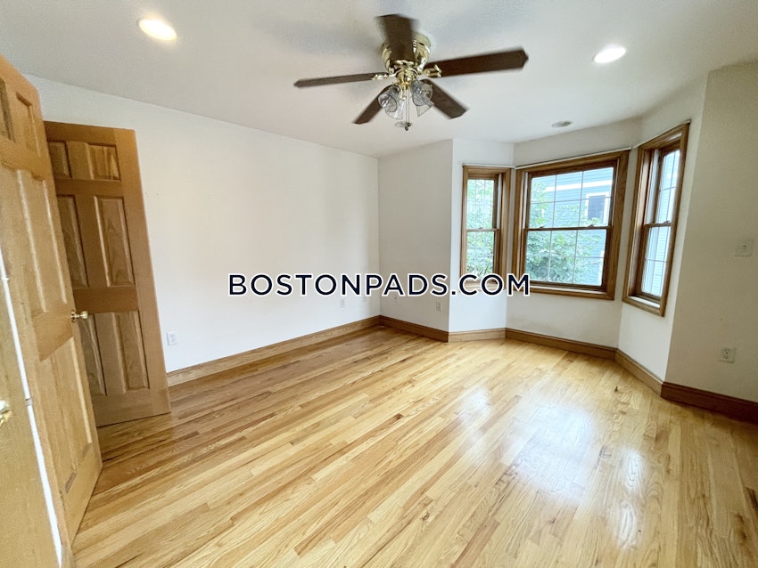 BOSTON - SOUTH BOSTON - WEST SIDE - 3 Beds, 2.5 Baths - Image 4