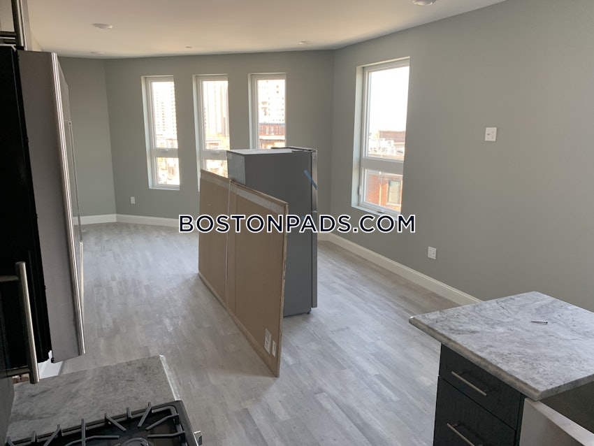 REVERE - 2 Beds, 1 Bath - Image 4