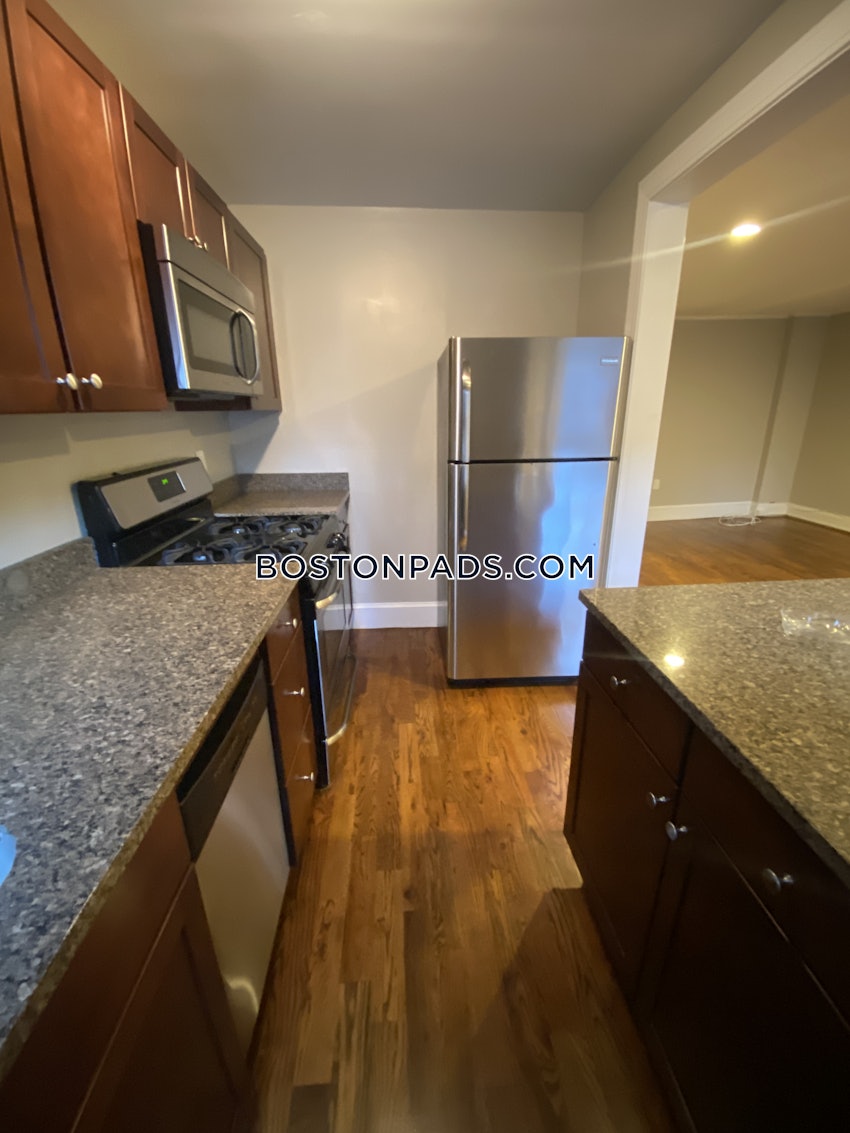 BOSTON - BAY VILLAGE - 1 Bed, 1 Bath - Image 10