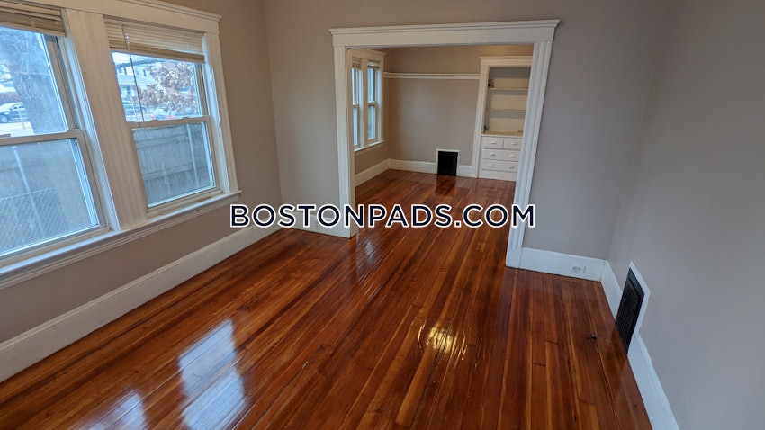 QUINCY - NORTH QUINCY - 2 Beds, 1 Bath - Image 1