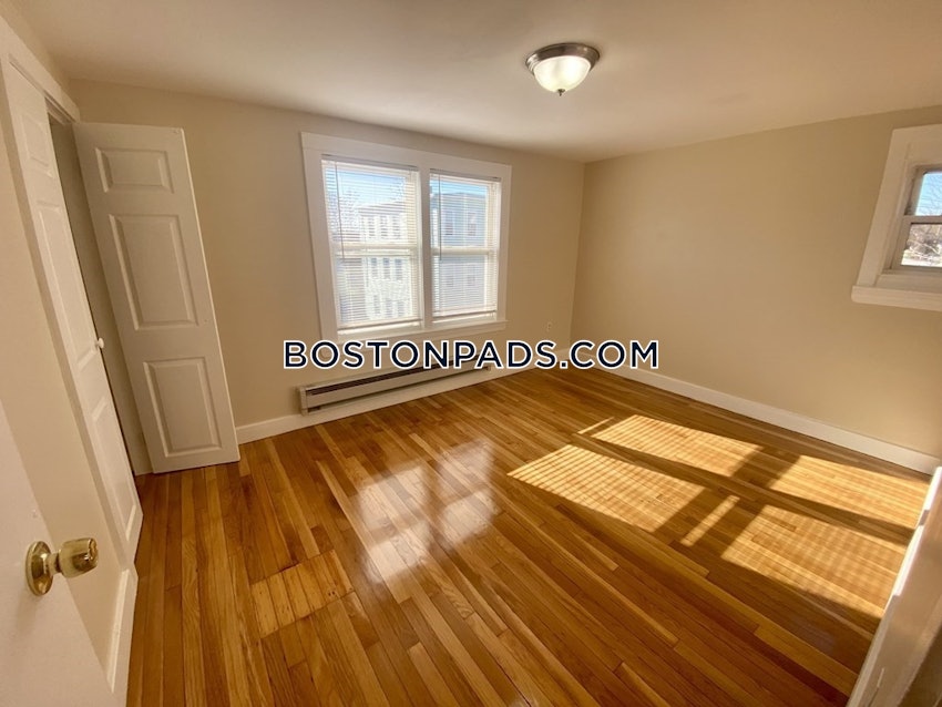 BOSTON - HYDE PARK - 1 Bed, 1 Bath - Image 9