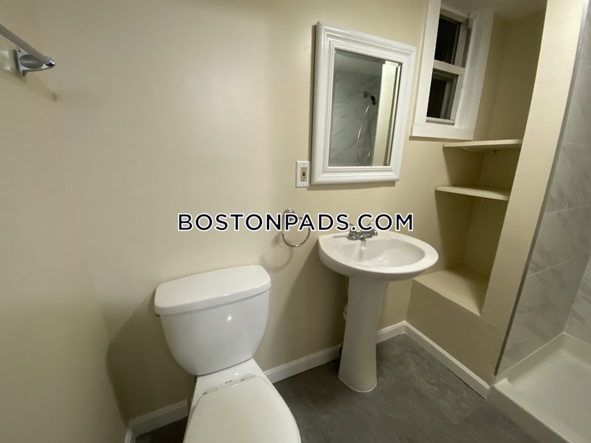 BOSTON - HYDE PARK - 1 Bed, 1 Bath - Image 23