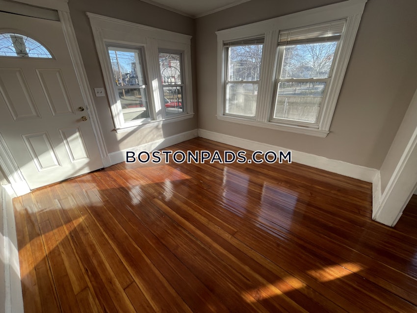 QUINCY - NORTH QUINCY - 2 Beds, 1 Bath - Image 1