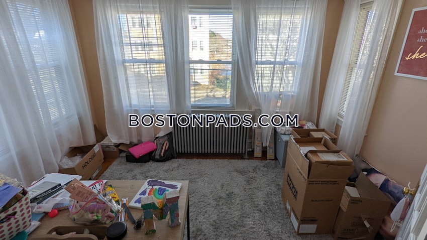 BOSTON - ROSLINDALE - 3 Beds, 1 Bath - Image 3