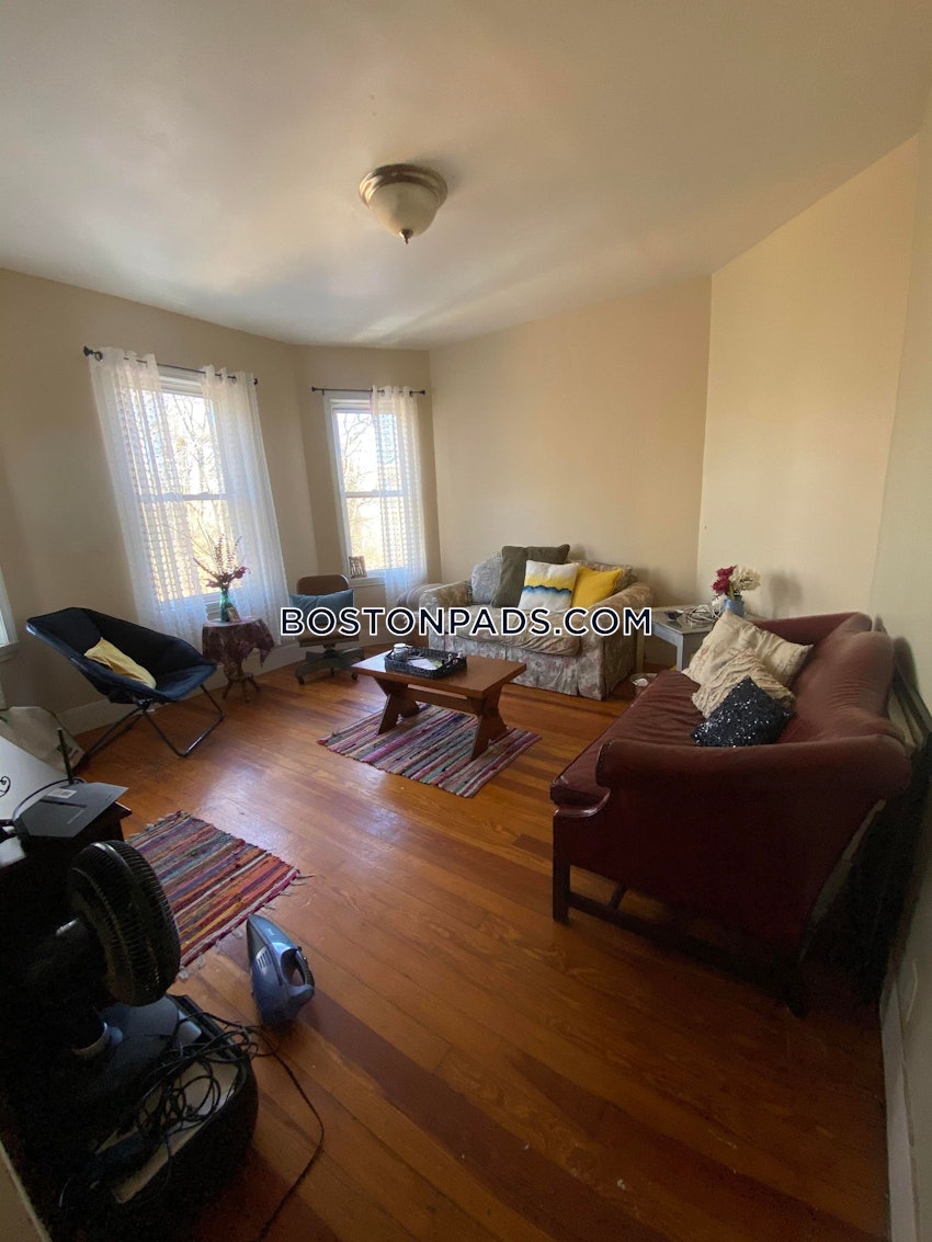 BOSTON - MISSION HILL - 4 Beds, 1 Bath - Image 7