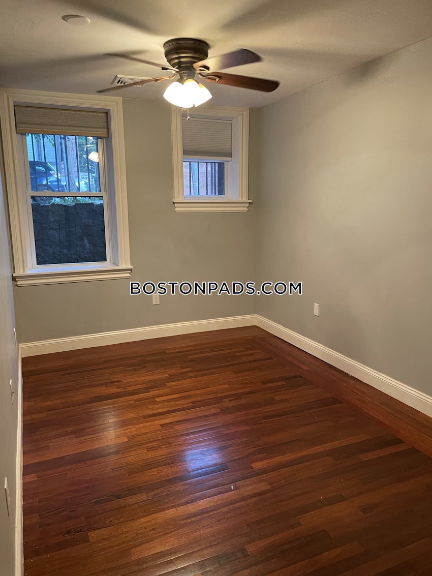 BOSTON - MISSION HILL - 4 Beds, 2 Baths - Image 12