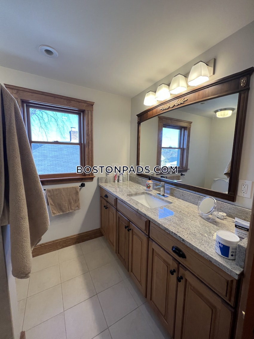 BELMONT - 4 Beds, 2 Baths - Image 9