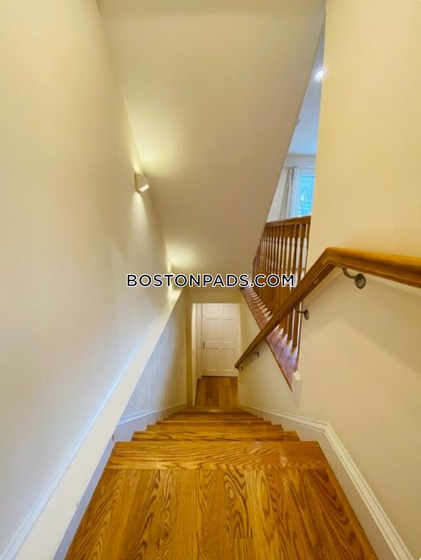 BOSTON - SOUTH BOSTON - ANDREW SQUARE - 6 Beds, 2.5 Baths - Image 9