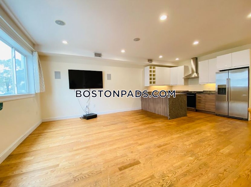 BOSTON - SOUTH BOSTON - ANDREW SQUARE - 6 Beds, 2.5 Baths - Image 11