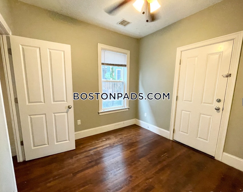 BOSTON - MISSION HILL - 4 Beds, 2 Baths - Image 6