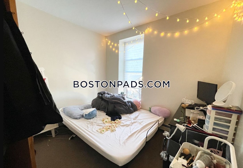 BOSTON - SOUTH END - 3 Beds, 1 Bath - Image 3