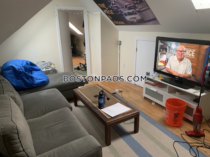 mission-hill-6-beds-25-baths-boston-10200-8009841 