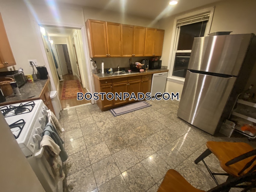 BOSTON - MISSION HILL - 4 Beds, 1.5 Baths - Image 13