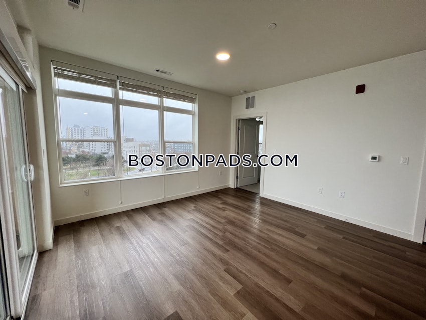 REVERE - 2 Beds, 2 Baths - Image 4