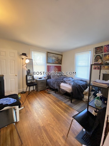 Boston - 6 Beds, 2 Baths