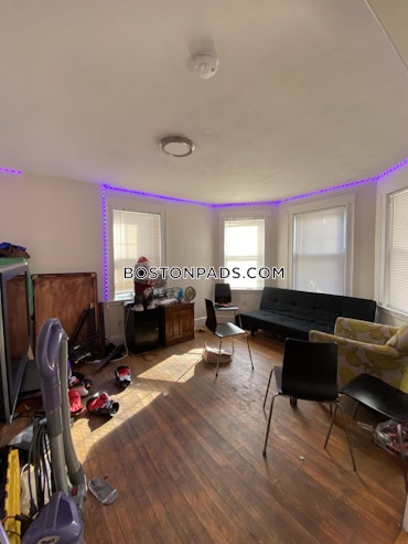 Boston - 6 Beds, 2 Baths