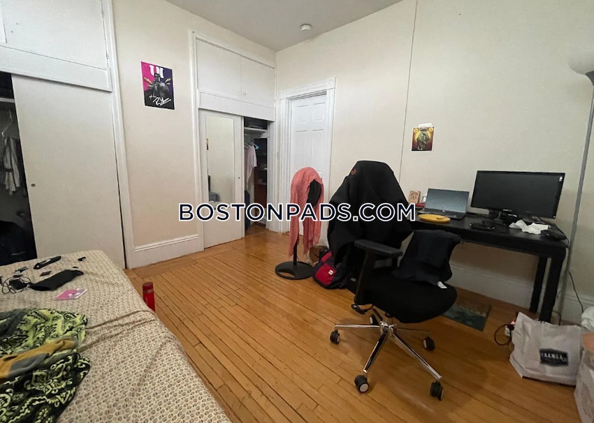 BOSTON - ALLSTON - 6 Beds, 3 Baths - Image 5