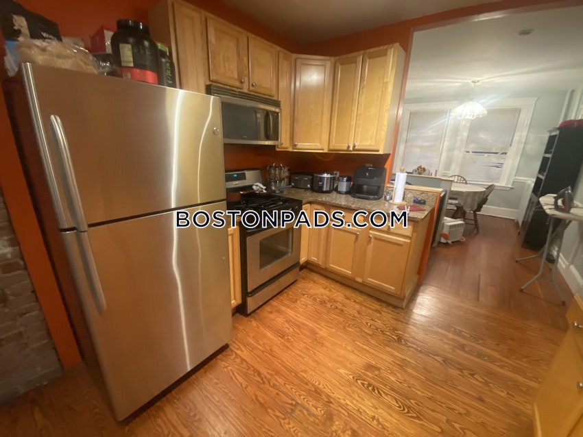 BROOKLINE- LONGWOOD AREA - 4 Beds, 2 Baths - Image 1