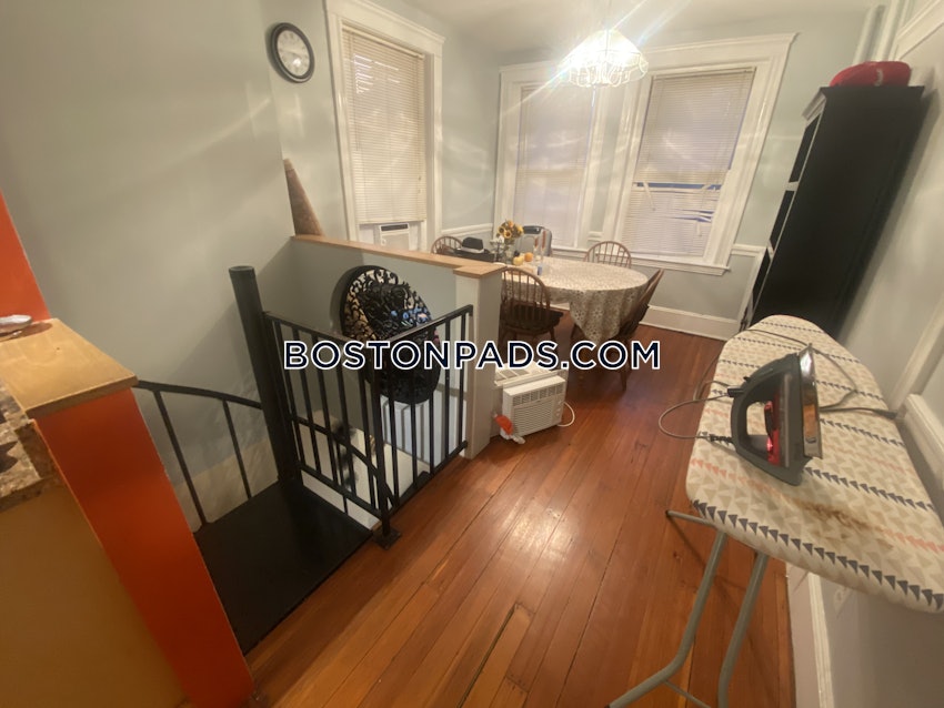 BROOKLINE- LONGWOOD AREA - 4 Beds, 2 Baths - Image 9