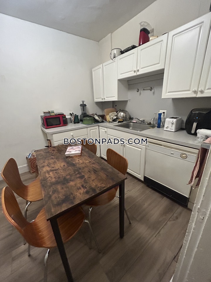 brookline-3-beds-1-bath-boston-university-4750-8027155 
