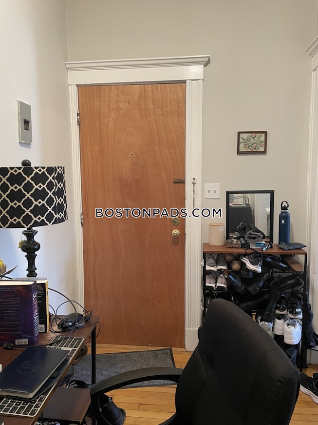 Boston - $2,925+ /mo