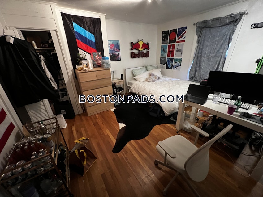 BOSTON - MISSION HILL - 4 Beds, 2 Baths - Image 16
