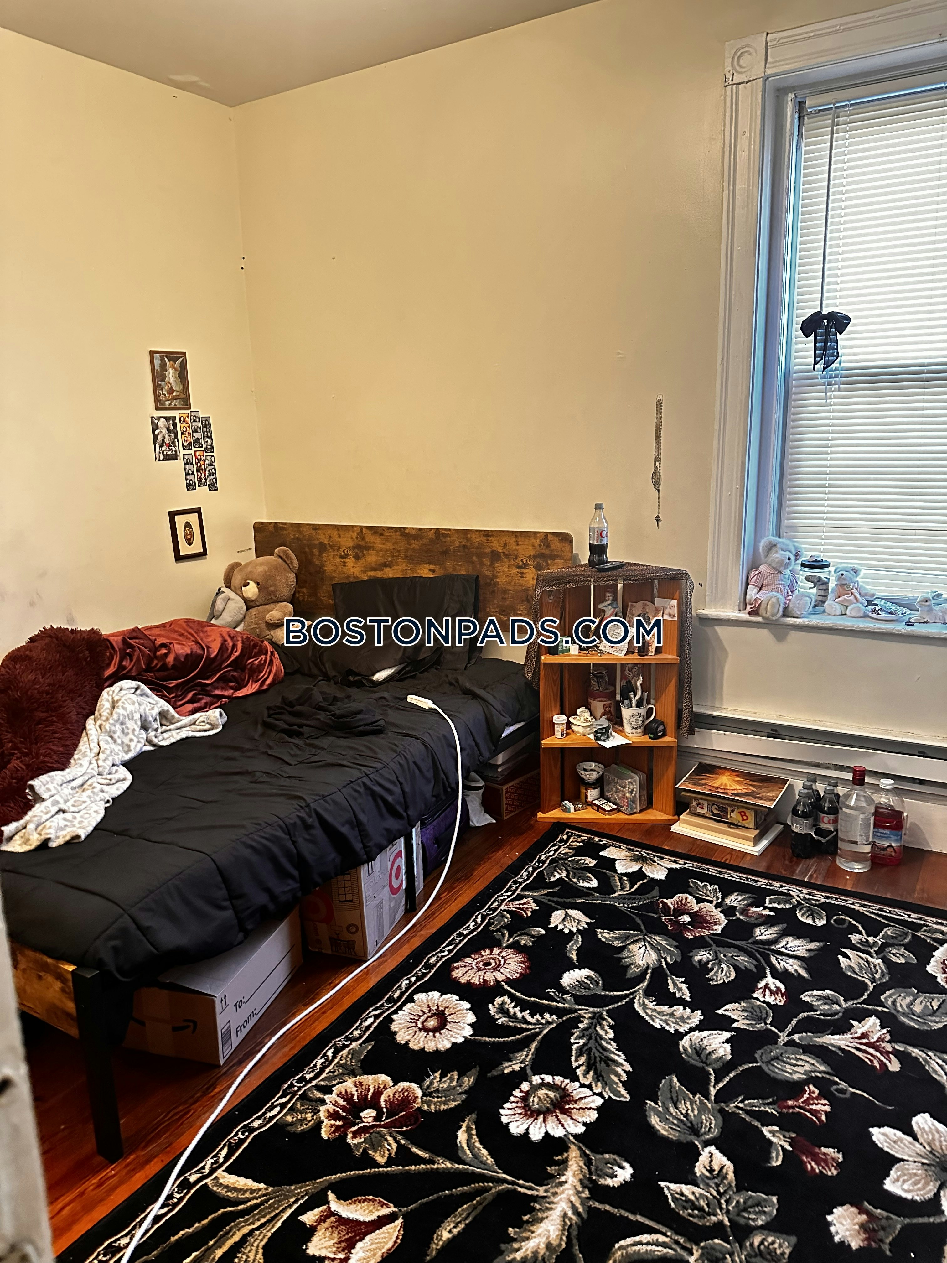 Boston - 4 Beds, 2 Baths