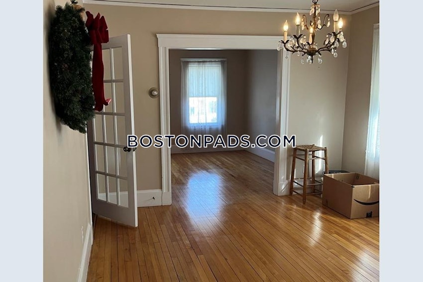 MEDFORD - TUFTS - 4 Beds, 1 Bath - Image 4