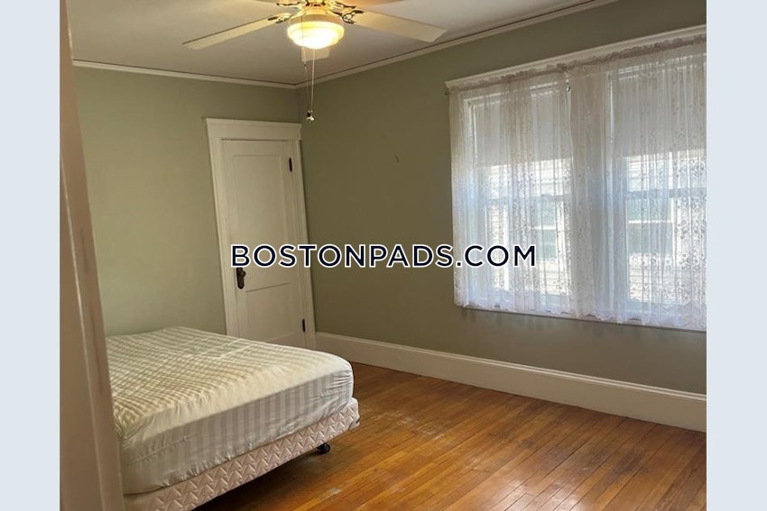 MEDFORD - TUFTS - 4 Beds, 1 Bath - Image 6