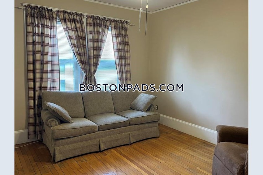 MEDFORD - TUFTS - 4 Beds, 1 Bath - Image 7