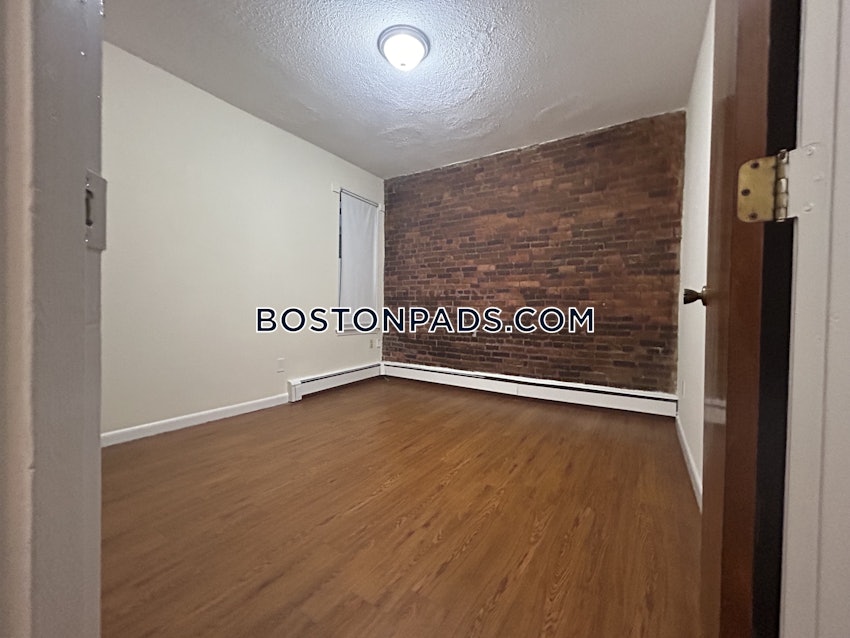 BOSTON - MISSION HILL - 1 Bed, 1 Bath - Image 4
