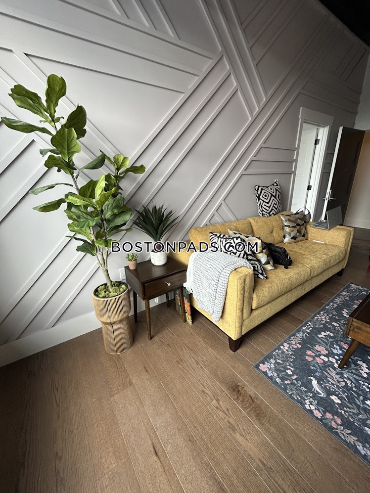 Union St., Attleboro