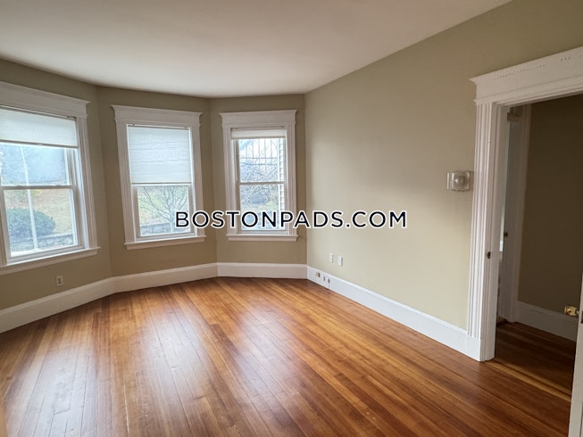 Brookline - $2,700+ /mo