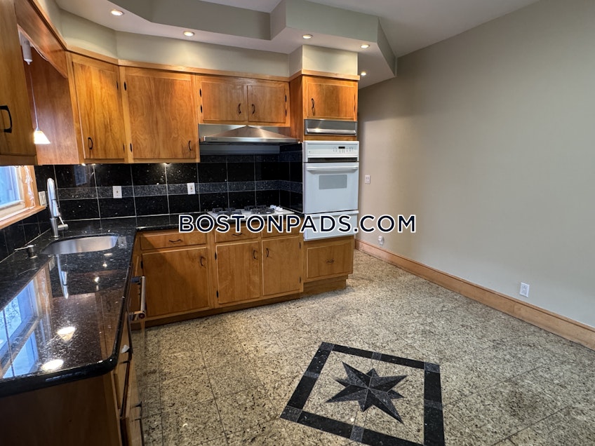 Brookline - $2,700+ /month