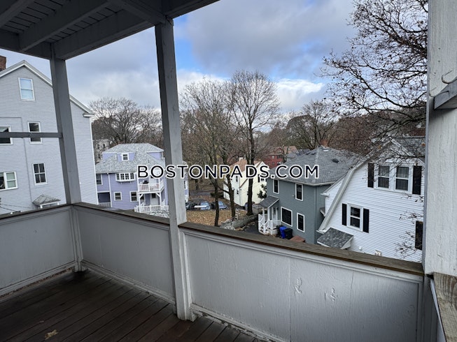 Brookline - $2,700+ /mo