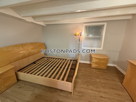 Brigham St. Boston photo 7