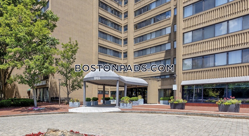 Boston - $2,575+ /month