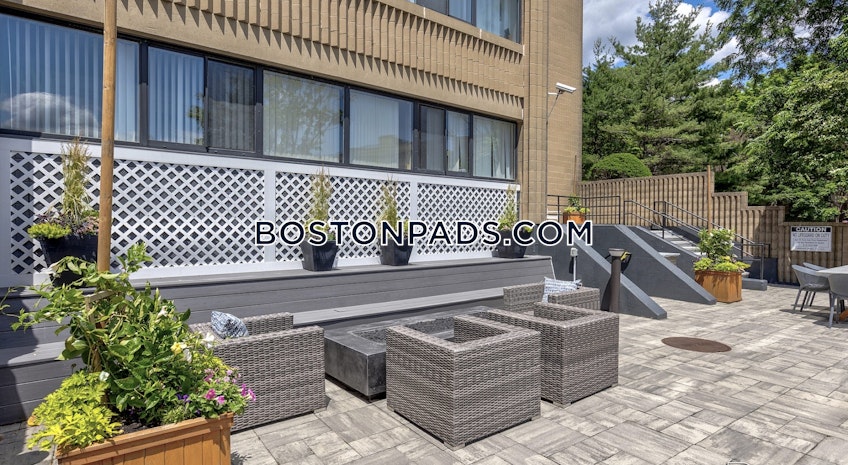 Boston - $2,575+ /month