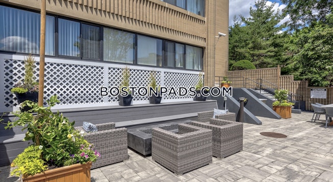 Boston - $3,975+ /mo