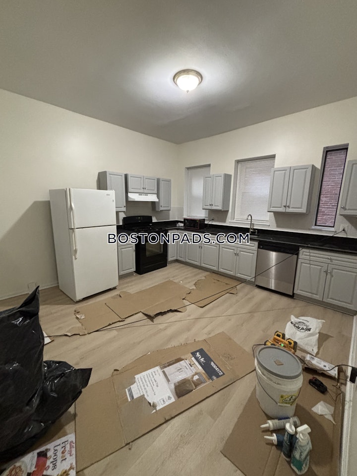 mission-hill-3-beds-1-bath-boston-4000-4460124 