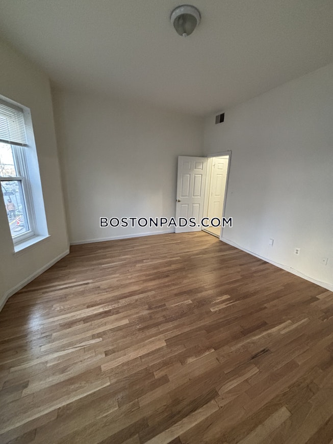 Boston - $4,400+ /mo