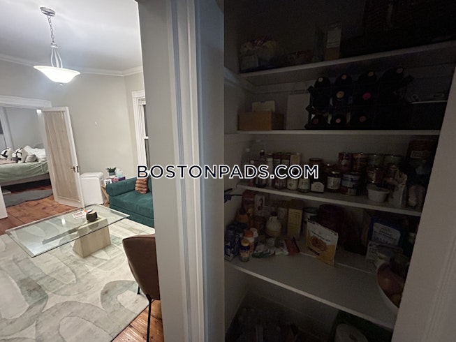 Boston - $2,600+ /mo
