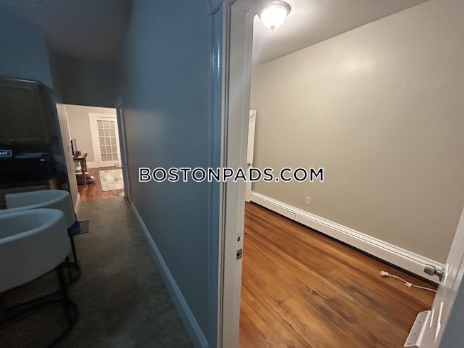 Boston - $2,600+ /mo