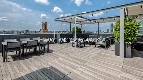 Traveler St. Boston photo 15