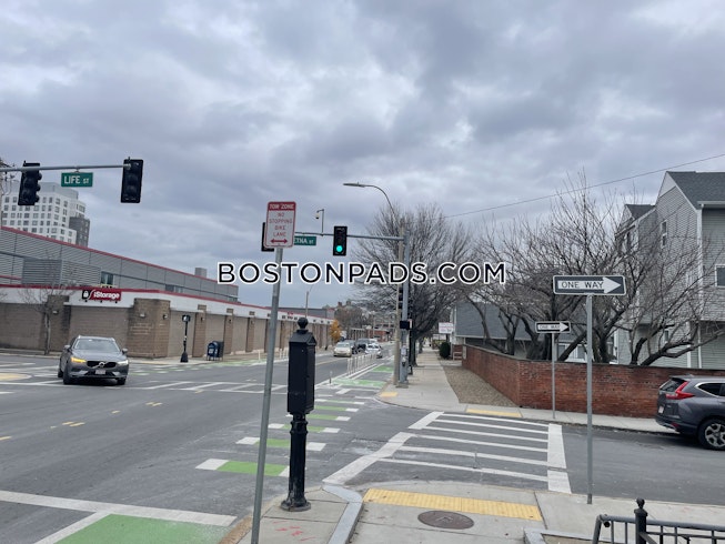 Boston - $2,000+ /mo