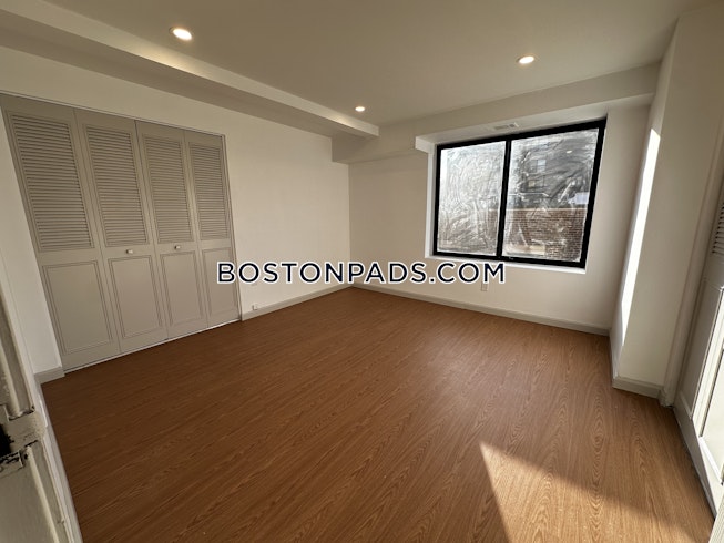 Brookline - $4,800+ /mo