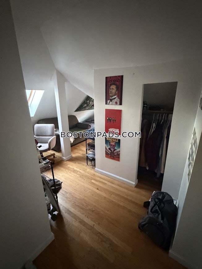 Boston - $10,200+ /mo