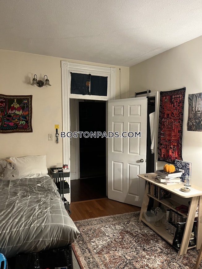 Boston - $10,200+ /mo
