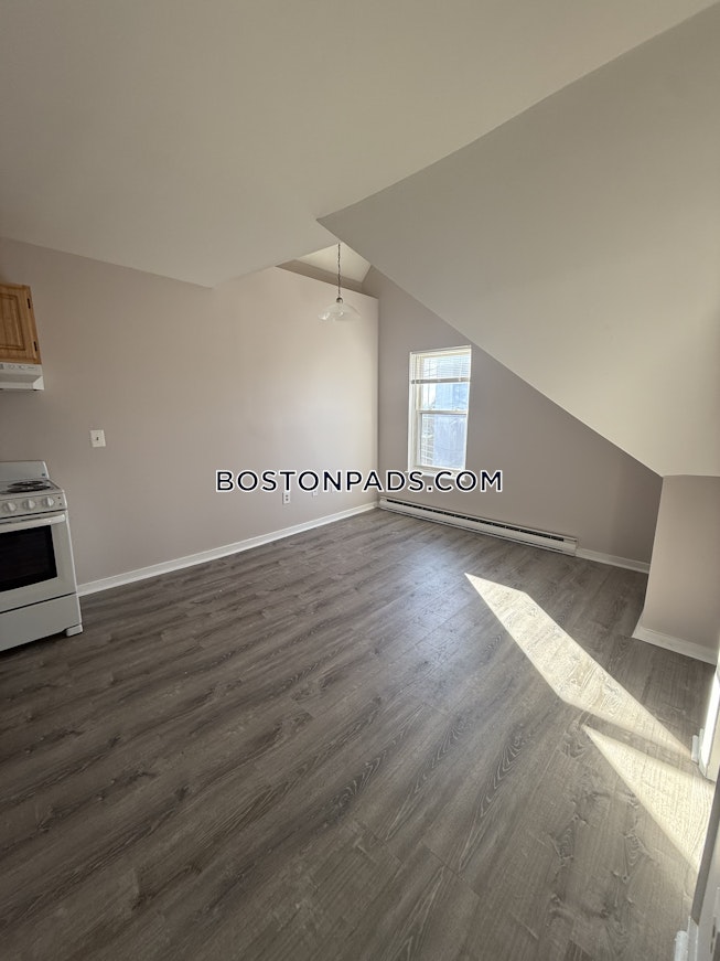 Boston - $2,600+ /mo